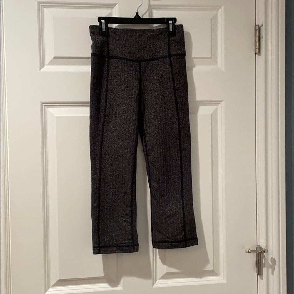 Lululemon Gather & Crow II Crop Size 2 EUC